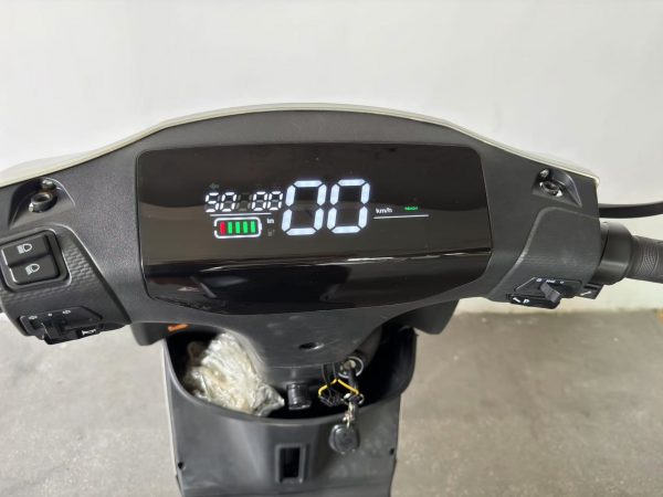 Black “spaceship” 72V Escooter 120km Ebike - Image 10