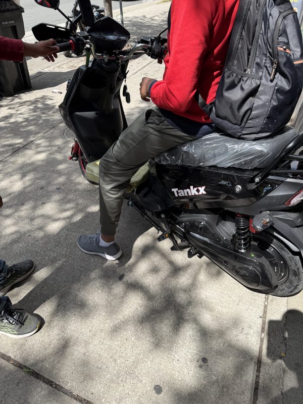 Black “spaceship” 72V Escooter 120km Ebike - Image 12