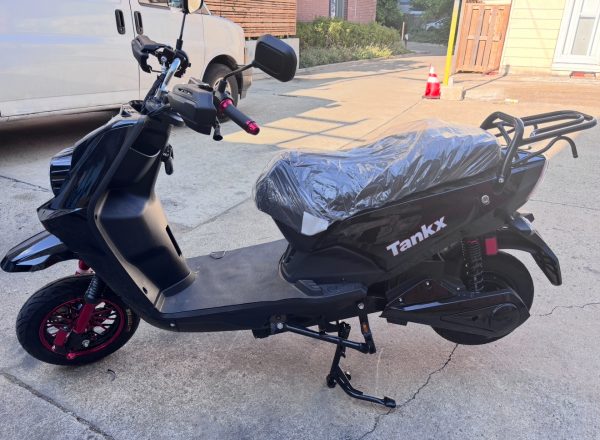 Black “spaceship” 72V Escooter 120km Ebike - Image 3